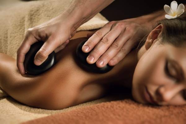 hvordan foregår hot stone massage