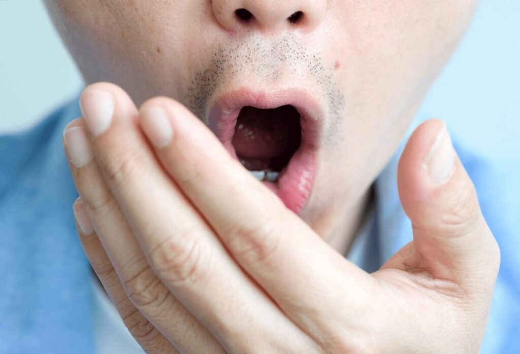 Hvorfor har man dårlig ånde? Find svarene og løsningen her - daarlig aande